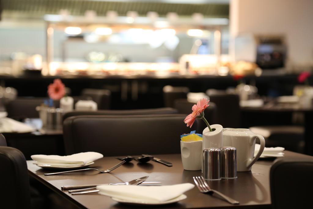 Ramada Oxford Hotel 4*