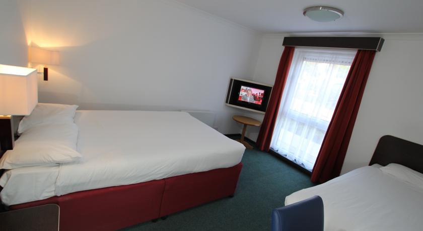 Ramada Oxford Waterstock