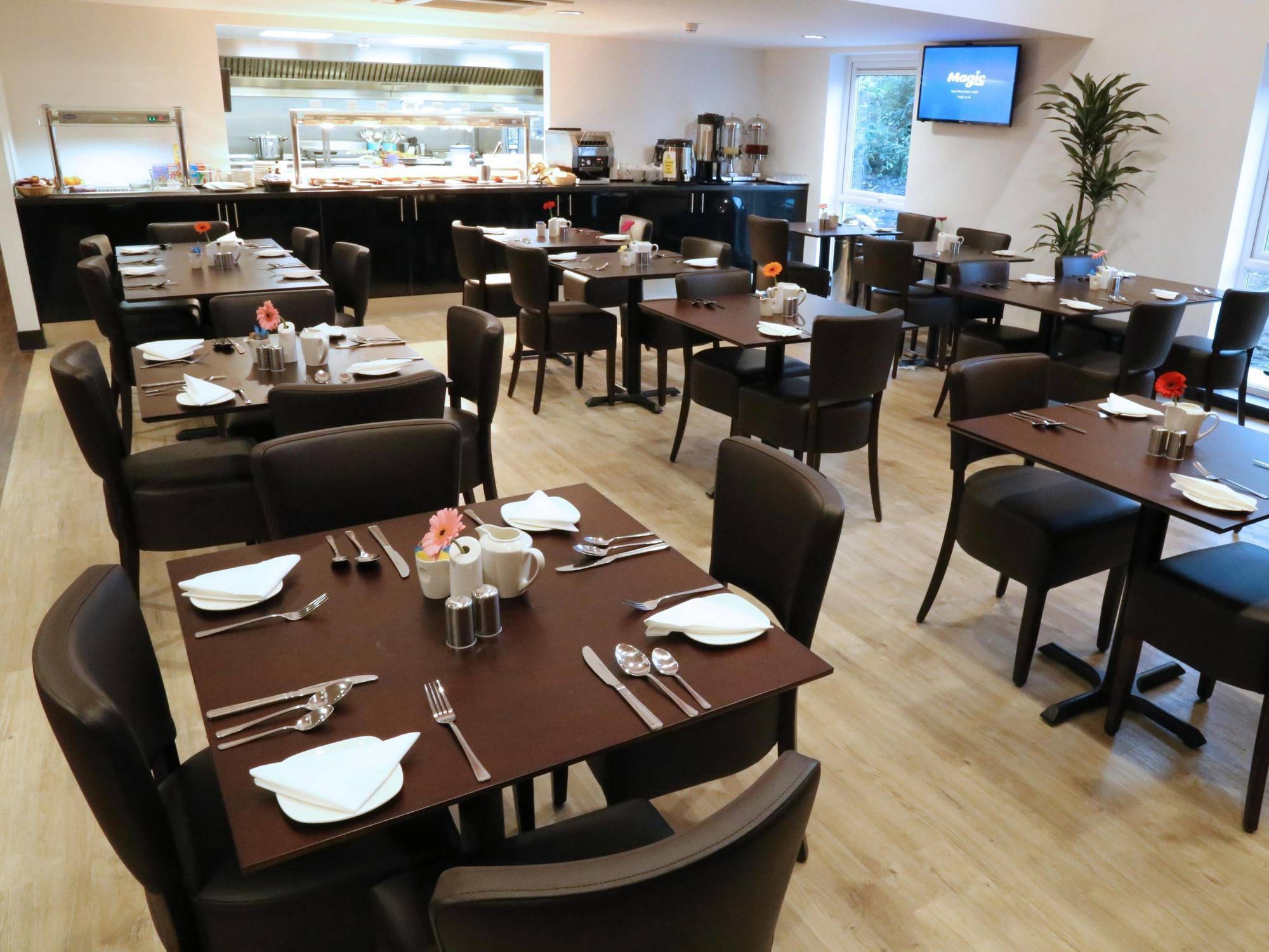 Ramada Oxford 4*