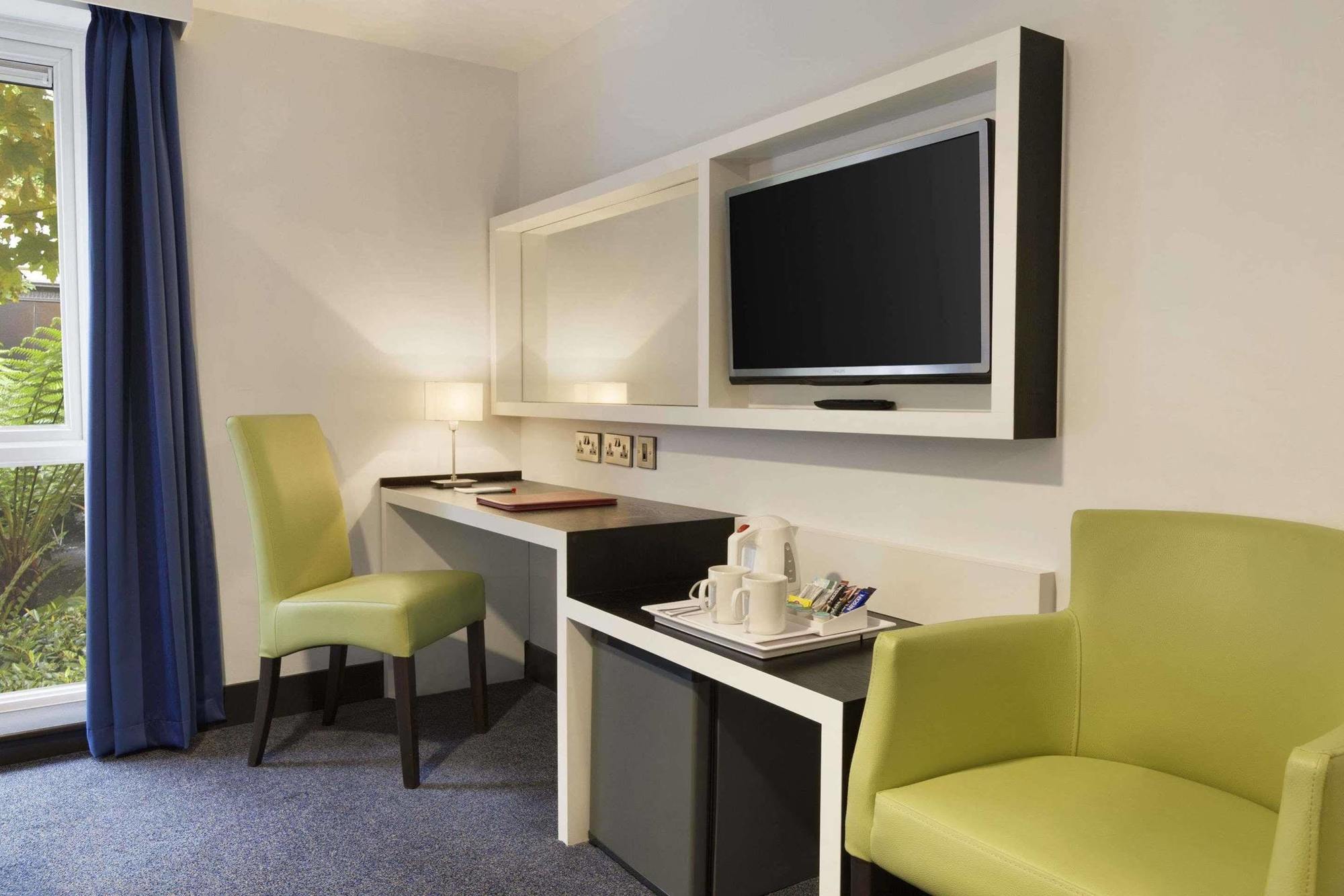 Hotel Ramada Oxford Waterstock