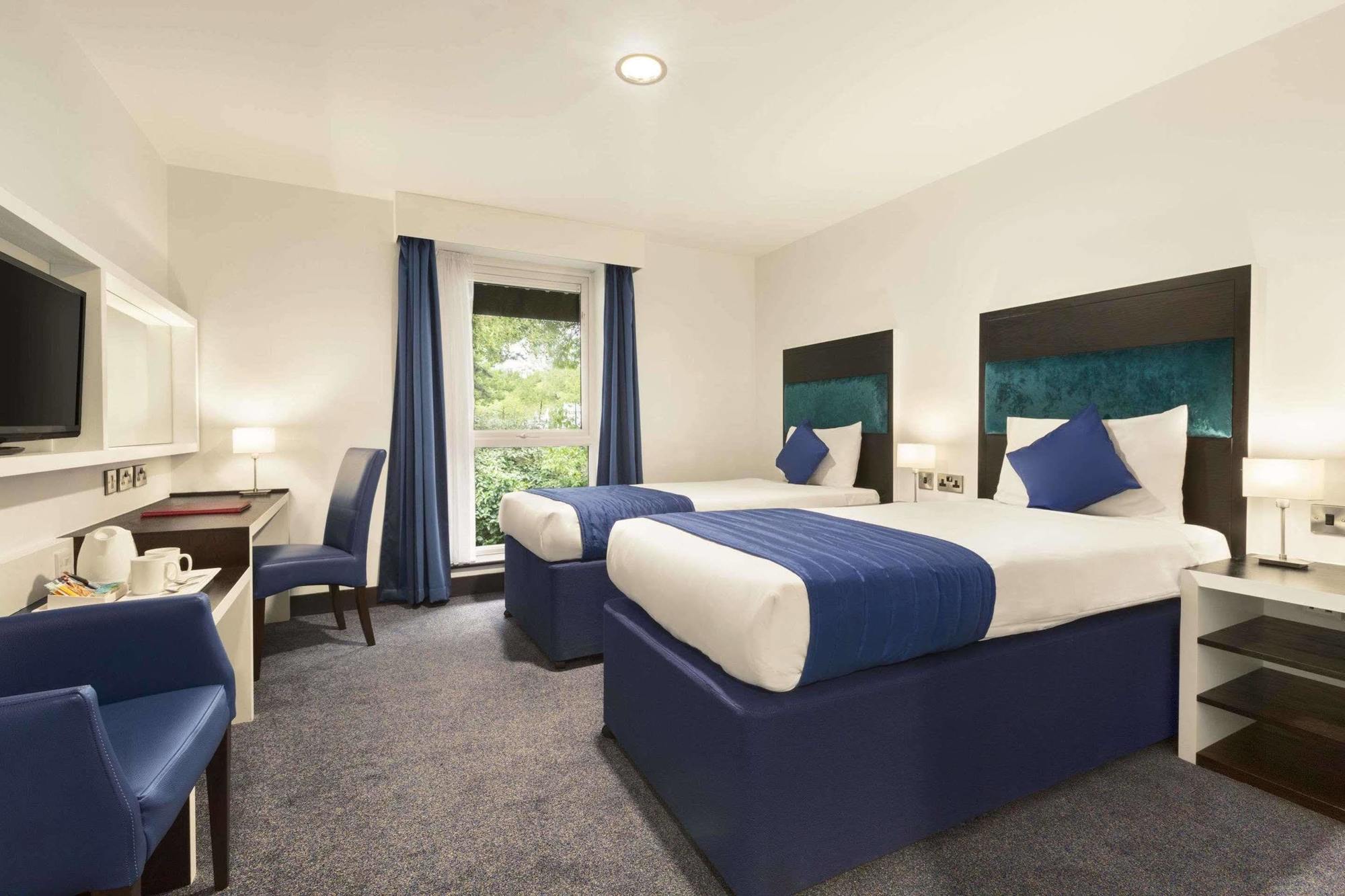 Ramada Oxford 4* Waterstock