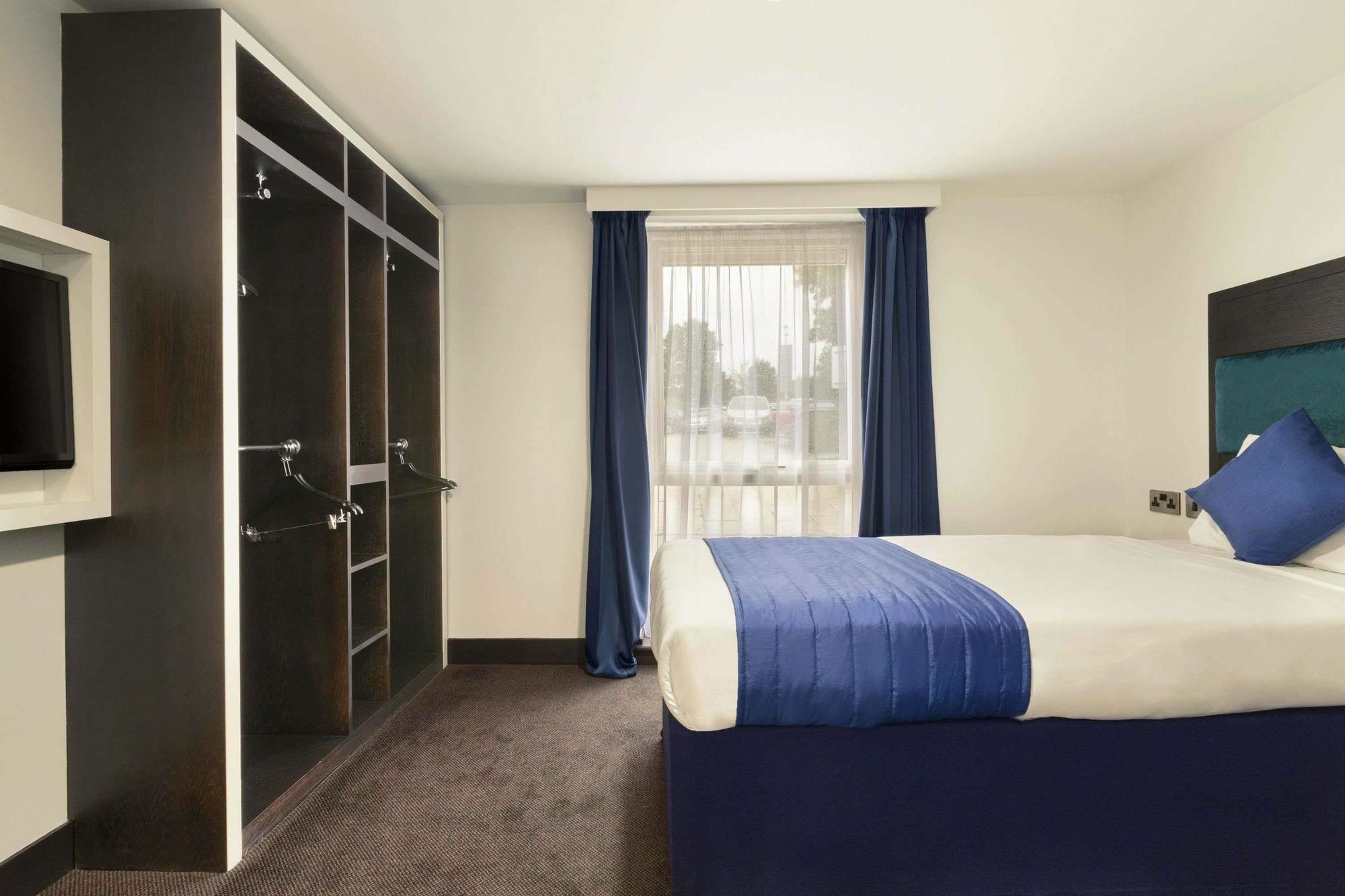 Ramada Oxford 4* Waterstock