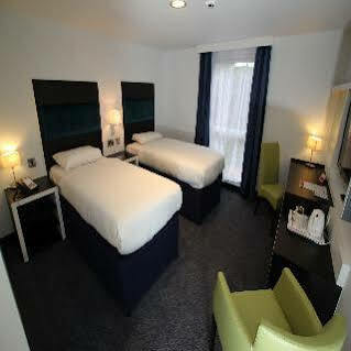 Ramada Oxford Waterstock