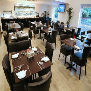 Ramada Oxford Hotel 4*